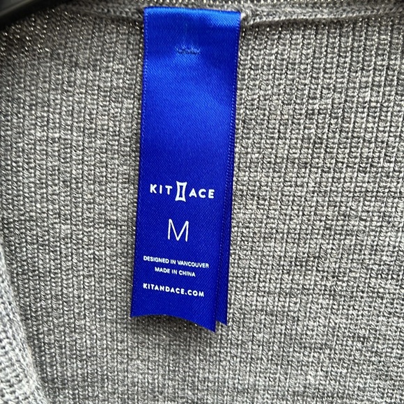 KIT & ACE Merino wool sweater size medium - Picture 2 of 5